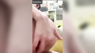 Em gái nữ sinh mới lớn ở nhà một mình nứng lồn, thủ dâm gửi qua cho ny xem