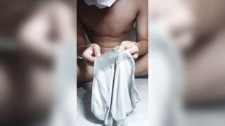 đồ lót em nga mới đi học về còn ấm