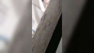 Em gái lộ clip khi đang tắm