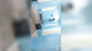 Quay lén phòng tắm của mấy chị em toàn Dáng ngon