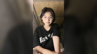 Bé rau nữ sinh xinh xắn dễ thương dâm đãng