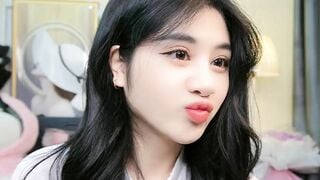 Anna Gấu ae còn nhớ idol từng hot mạng 1 thời này chứ,giờ đc gặp lại ẻm rồi p1