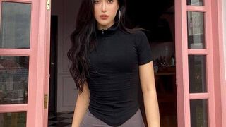 Hot girl lục đục với bạn trai và cái kết lộ clip