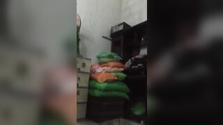 Chị gái chơi xấu quay lén nhỏ em vú bự thay đồ nào ngờ bị leak p2