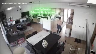 Hack Camera Chị Gái Nude Nấu Ăn Trong Bếp