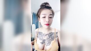 刺青大奶 05 bé giao