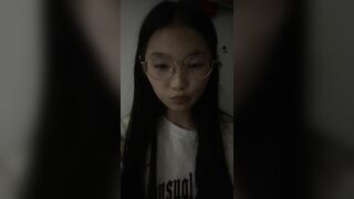 Gạ mãi mới ddc e rau non kính cận trốn trg kí túc xá show hàng móc lồn rên cho xem