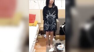 E teen mình dây bị bắt đánh ghen lại còn bắt e quỳ bú cu cho đám con trai