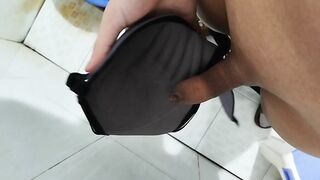 lụm được áo ngực của cô hàng xóm sục