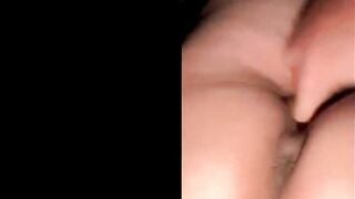 Địt vợ bầu đang cho con bú móc lồn bắn nước tung tóe full clip