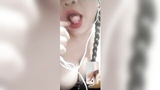 Máy bay thêm cu