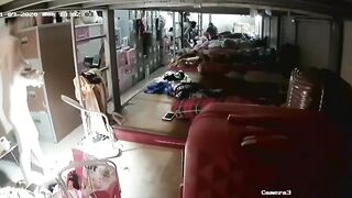 Hack cam 1 cô gái đẹp tuyệt phẩm suất kem dưỡng da từ vú đến đít kể cả lồn không chừa