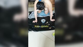 Huấn luyện chó cái thực thụ,bước đầu là tập ăn như 1 con chó p1