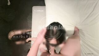 Chồng bị xích cổ như chó ngồi nhìn vợ bú cu thằng khác,nghiện cuckold nặng rồi