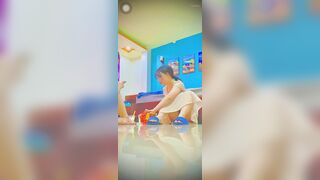 Quay lén con bạn lớp 10 vú to lồn múp hớ hên