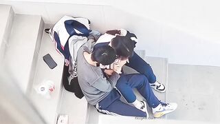 Hảo hai em teen mạnh bạo vãi, ở giữa cầu thang tụt quần móc cua rên phát sướng
