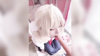 Em gái tập bú cu để đi chơi tết với người yêu