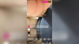 Em gái livestream tự lén quay cảnh tự chơi trong phòng cực nóng bỏng