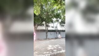 Mấy em tây ladyboy ra đường khoe hàng cho trai đi đường xem