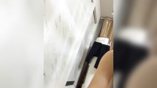 Em rau vú to lồn non lắm lông khoe hàng trên live cho trai xem p5