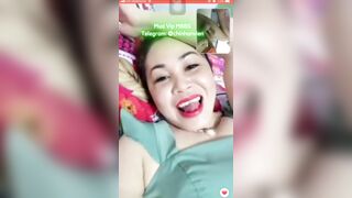 Chị Gái Gọi Video Kích Dục Cho Em Trai Xuất Tinh