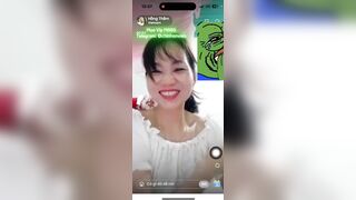 Chị Gái Hồi Xuân Call Sex Khoe Vú To Lồn Múp