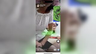 Chị Gái Hồi Xuân Call Sex Khoe Vú To Lồn Múp