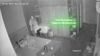 Hack Camera Phòng Ngủ Vừa Địt Vợ Dâm Vừa Trông Con