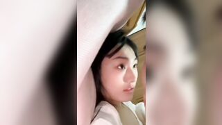 nụ hôn ướt bím :))