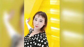 Ai mà tin em con bé lại SƯỚNG một mình trong phòng cực sung