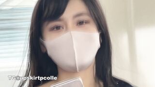 Em GÁI XINH tươi vén áo khoe hàng trắng nõn cực mlem