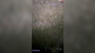 Đang trên đường về quê ăn tết thì nứng quá . Làm 1 nháy với em giữa đường luôn cho má