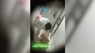 Quay Lén Em Công Nhân Múp Tắm Đêm