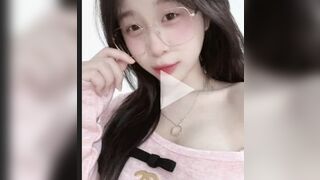 Bé Minh Anh 2k7 lồn ít lông ae nào tò mò nhắn tele e