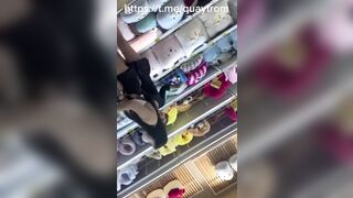 Cặp mông săn chắc của em gái cùng xóm..