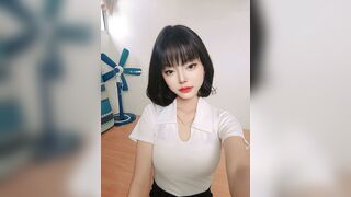 Cực phẩm em bé 2005 lộ clip thủ dâm Bím Ko lông Nhiều Nước