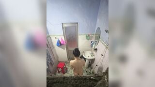 quay lén chị hàng xóm tắm