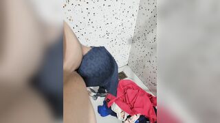 Lấy đồ lót cô sóc lọ