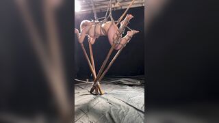 Bdsm trói em salve trên không trung