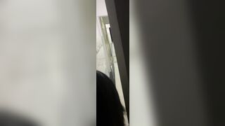 em đòi mở của nhà nghỉ địt phô dâm cho phòng bên nghe