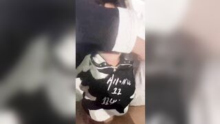 Dụ dỗ được em gái Loli mới lớn đi khách sạn rồi đè em nó ra chịch tung