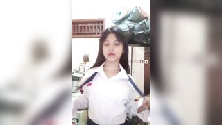 E học sinh thủ dâm cu giả