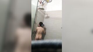 Quay lén em họ tắm chính chủ