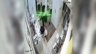 Hack Camera Phòng Thay Đồ Máy Bay Ấn Độ