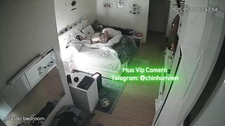 Hack Camera Phòng Ngủ Chồng Mút Bướm Vợ Chiều Chuộng
