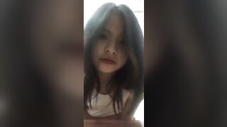 nữ sinh tập live kiếm thêm