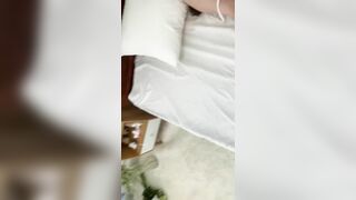 Qua nhà chơi lén ba mẹ cởi quần em làm nhanh một nháy trong phòng ngủ 2