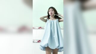 mới đẻ con xong đã show cái lồn còn nở chà bá luôn P2