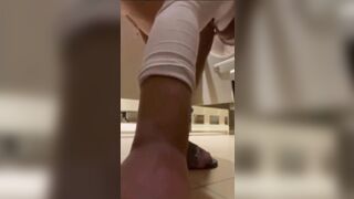 Những cô gái show nơi công cộng P13