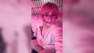Teen bím hồng quần lót thỏ con đáng yêu